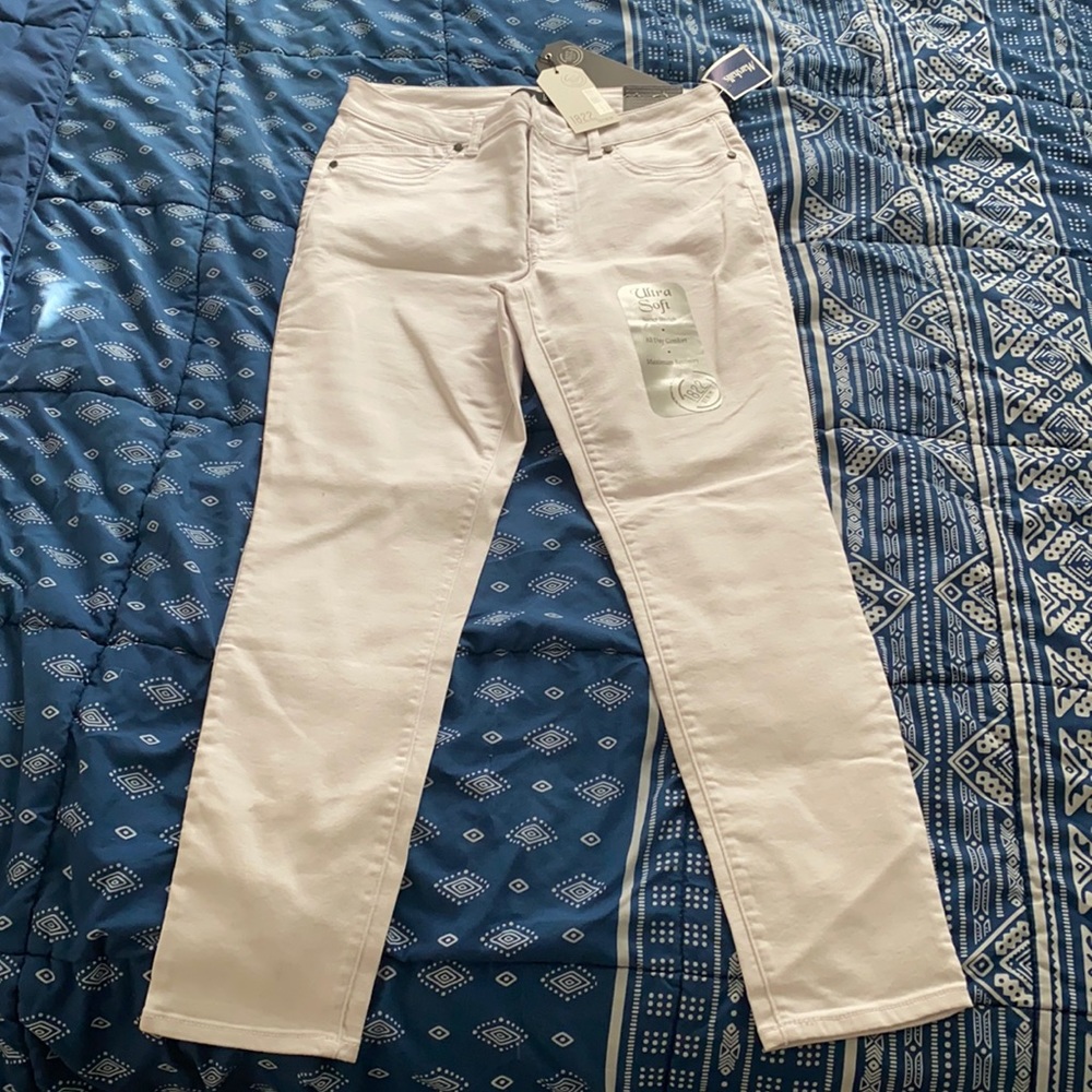 Size 12 NEW white skinny jeans